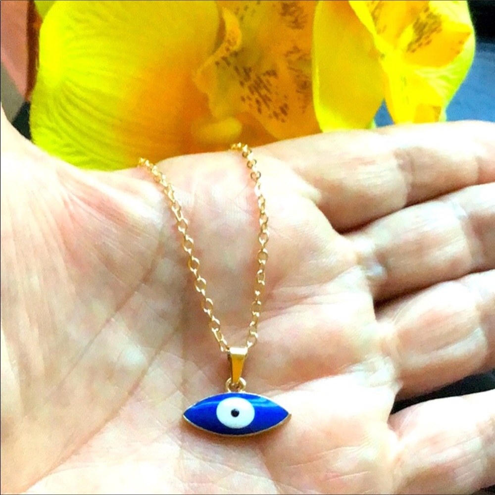 NEaw. Gold Tone Blue Turkish Evil Lucky Eye Necklace.